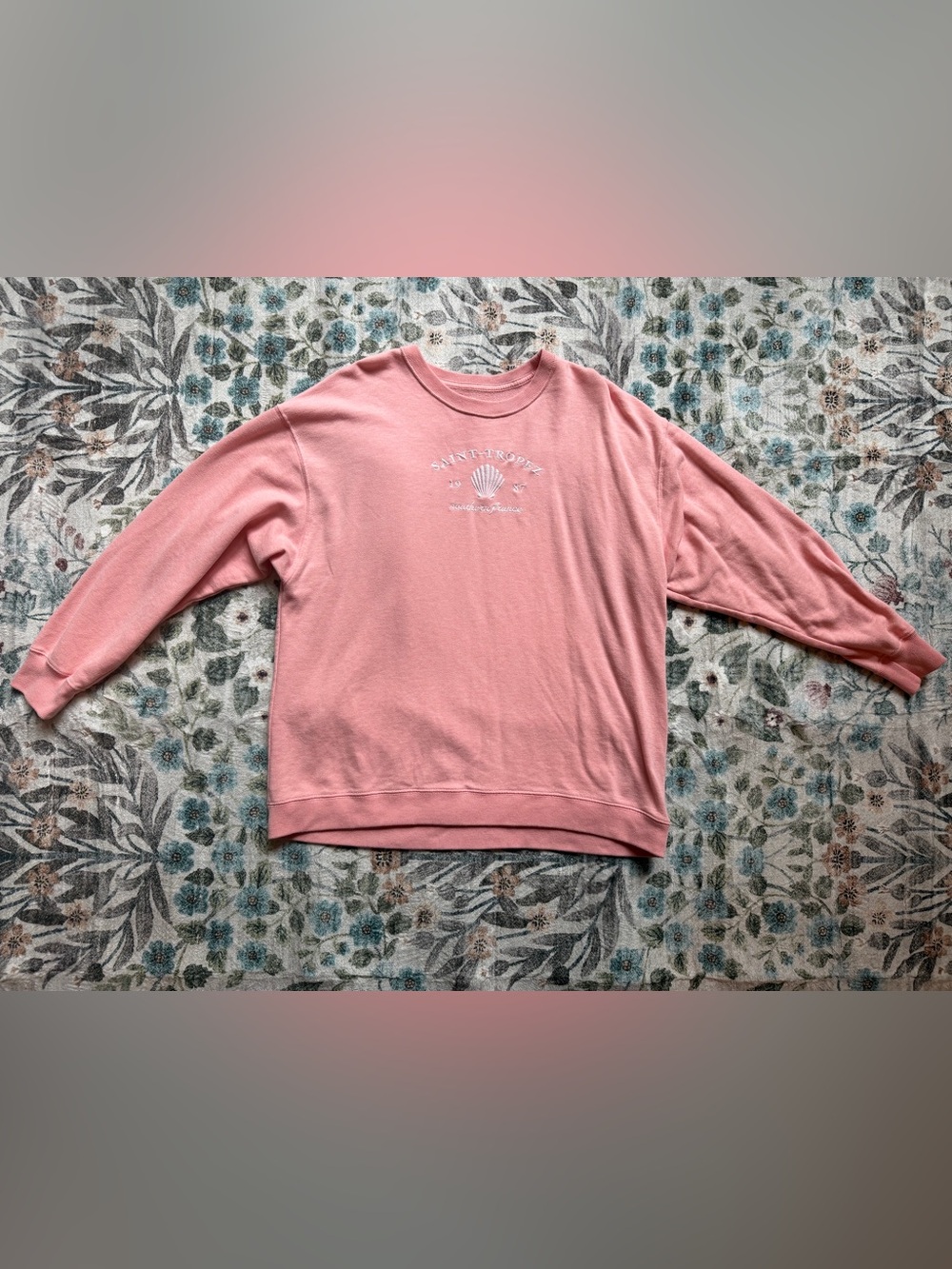 Hollister Dusty Pink Pullover Sweatshirt with Shell Motif